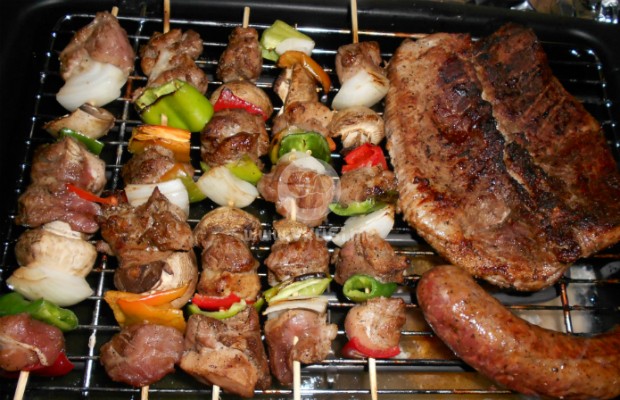 Барбекю от свинско с коняк и зеленчуци