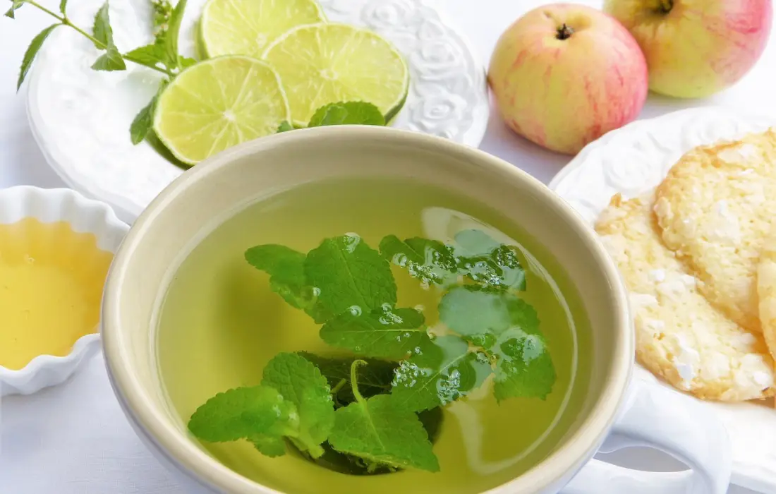 Ябълки и зелен чай - формулата за доброто здраве