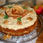 Ябълкова торта с орехов крем