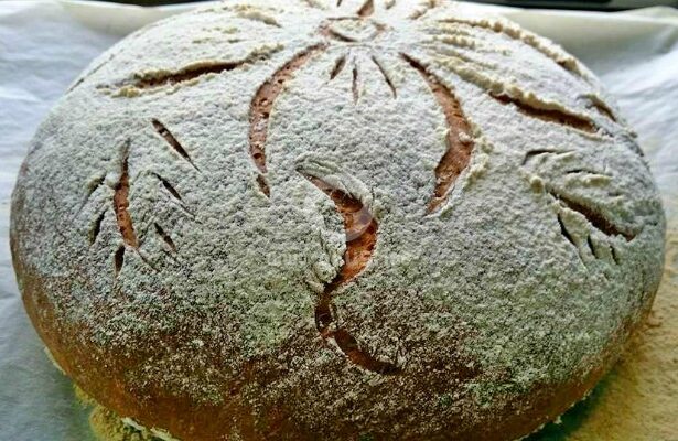Домашно хлебче с черно брашно