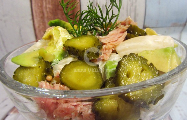 Макаронена салата с риба тон и авокадо