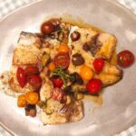 Риба с чери домати и маслини