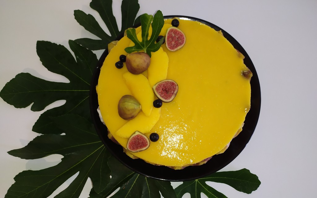 Мус торта с манго и смокини