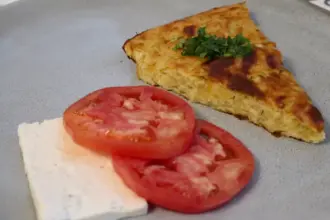Бърза запеканка с тиквички и картофи